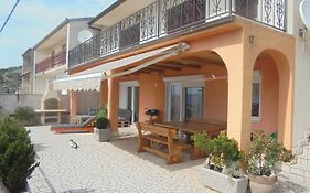Apartment Maestral